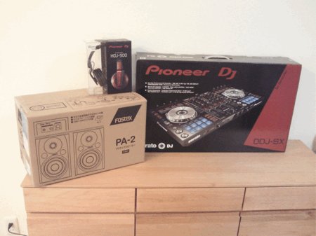 my-christmas-gift-is-dj-equipment-and-speakers-02