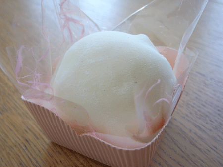 strawberry-mochi-at-j-j-bakery01