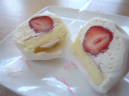 strawberry-mochi-at-j-j-bakery03