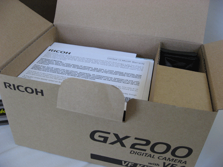 unboxing-ricoh-gx200-view-finder-kit-and-more03