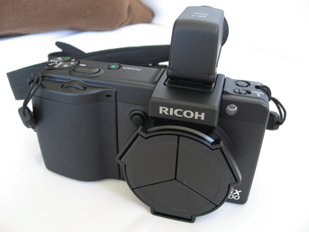 unboxing-ricoh-gx200-view-finder-kit-and-more05